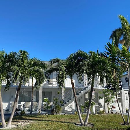 Motel Pelican By The Sea Pompano Beach Exterior foto