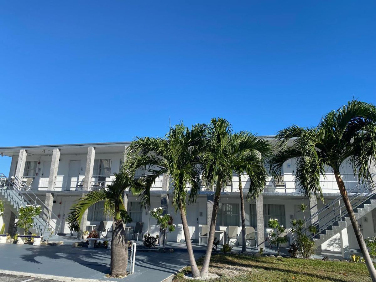 Motel Pelican By The Sea Pompano Beach Exterior foto